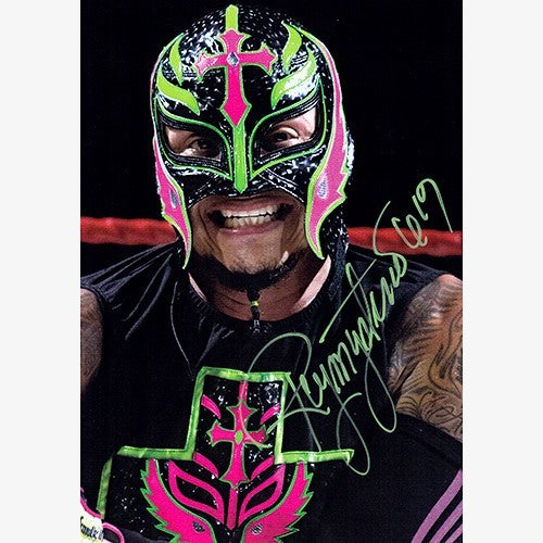 Rey Mysterio 8x10 Photo - Green pen (Signed by Rey Mysterio)