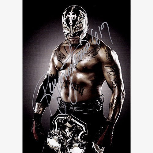 Rey Mysterio 8x10 Photo - Gold/Silver pen (Signed by Rey Mysterio)